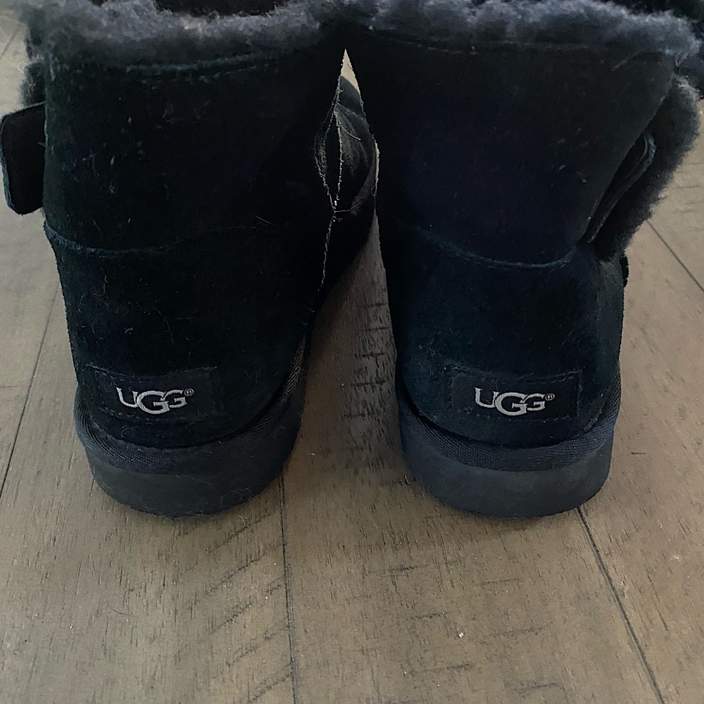 UGG Boots - Picture 2 of 8